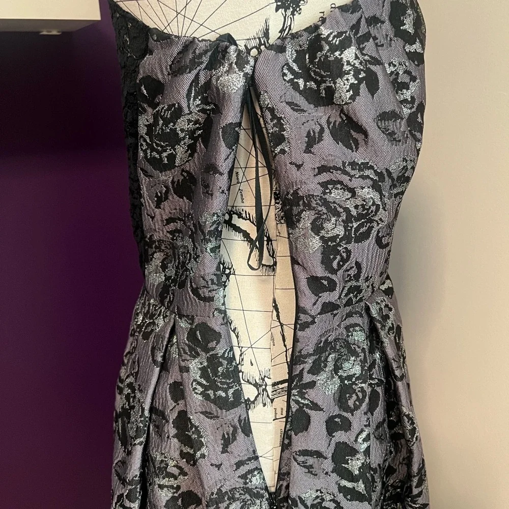 Slate & Willow One Shouldered Dress - Picture 9 of 12
